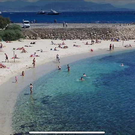 Daire Beau Avec Mezzanine Antibes